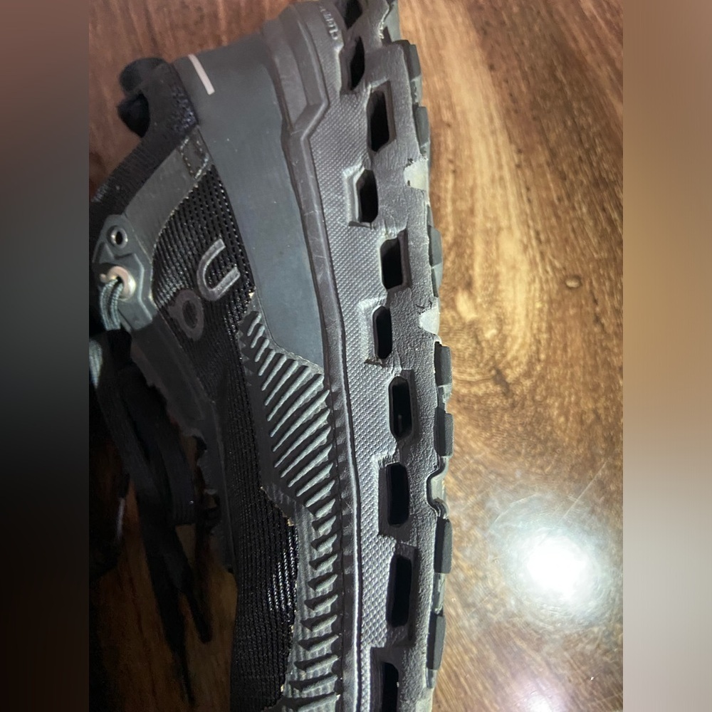 On running shoes - Picture 2 of 16